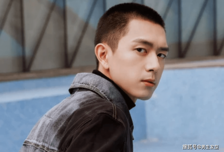 男明星爱剪的寸头发型你不试试?李现阳光帅气 陈伟霆轻熟有魅力:IM电竞(图4)
男明星爱剪的寸头发型你不试试?李现阳光帅气 陈伟霆轻熟有魅力:IM电竞(图4)