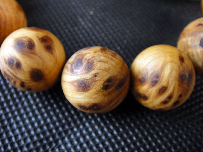 IM电竞：
球星女友系列-皇马巨星哈梅斯罗德里格斯女友香侬-德-利马