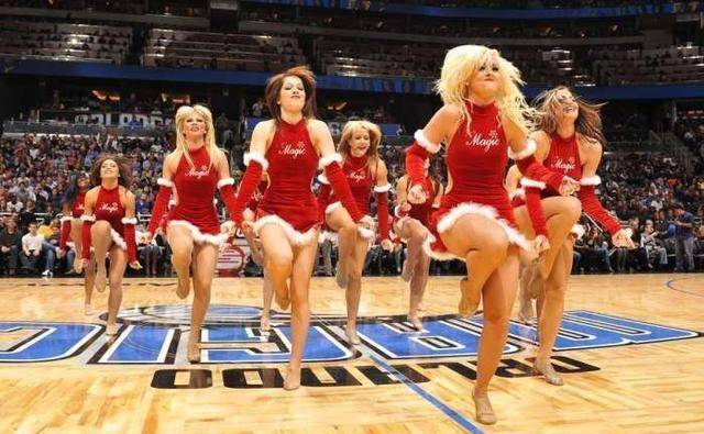 NBA为何克制球员和啦啦队员接触 一巨星染艾滋 导致全队要检查‘IM电竞官网’(图5)
NBA为何克制球员和啦啦队员接触 一巨星染艾滋 导致全队要检查‘IM电竞官网’(图5)