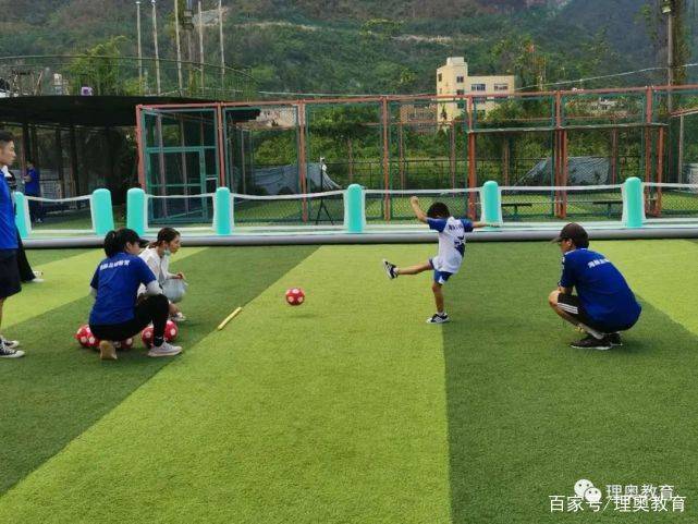 IM电竞官网_
娃娃足球星级评定温州乐清站圆满落幕 带娃进入神圣的足球殿堂！(图6)