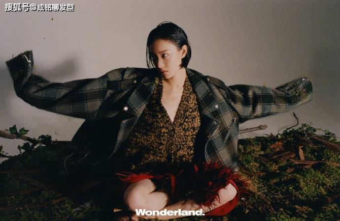 
发量少又细软适合什么发型？倪妮的微卷短发相识下 时尚又显高级“IM电竞官网”(图4)