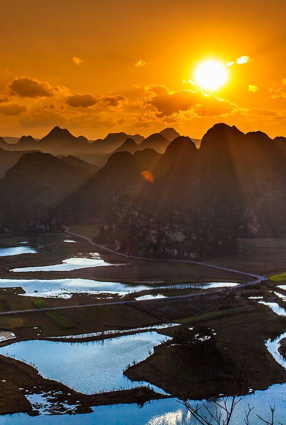 又一知名男星上吊自杀，年仅34岁，5天前玉人经纪人才坠楼身亡：IM电竞官网