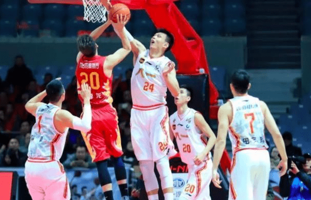 
中国男篮8冠王遣散在即！全队退役！5大球星遭哄抢 广东该脱手了_IM电竞平台(图5)