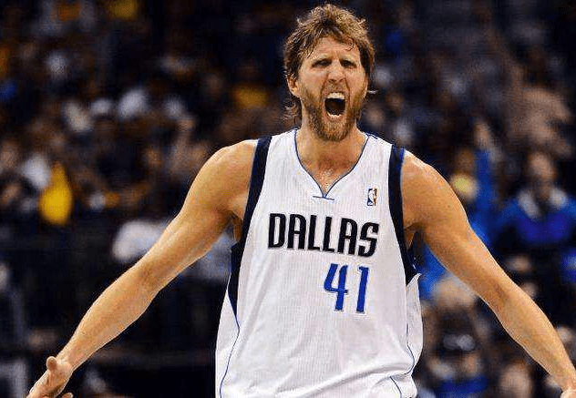 IM电竞_
NBA最节俭的巨星！身价16亿低调从不炫富 只想打球拒绝私生活(图3)