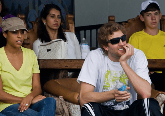 IM电竞_
NBA最节俭的巨星！身价16亿低调从不炫富 只想打球拒绝私生活(图5)